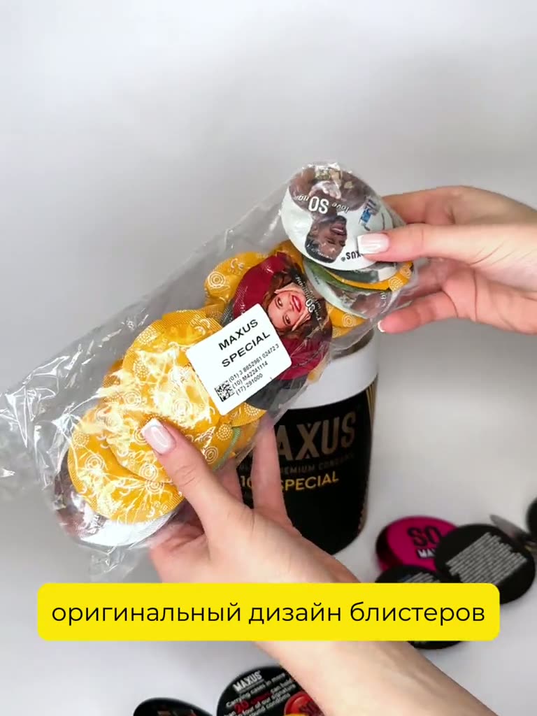 Азиялық әйелді былғарыдан жасалған лесбиянка ұрады