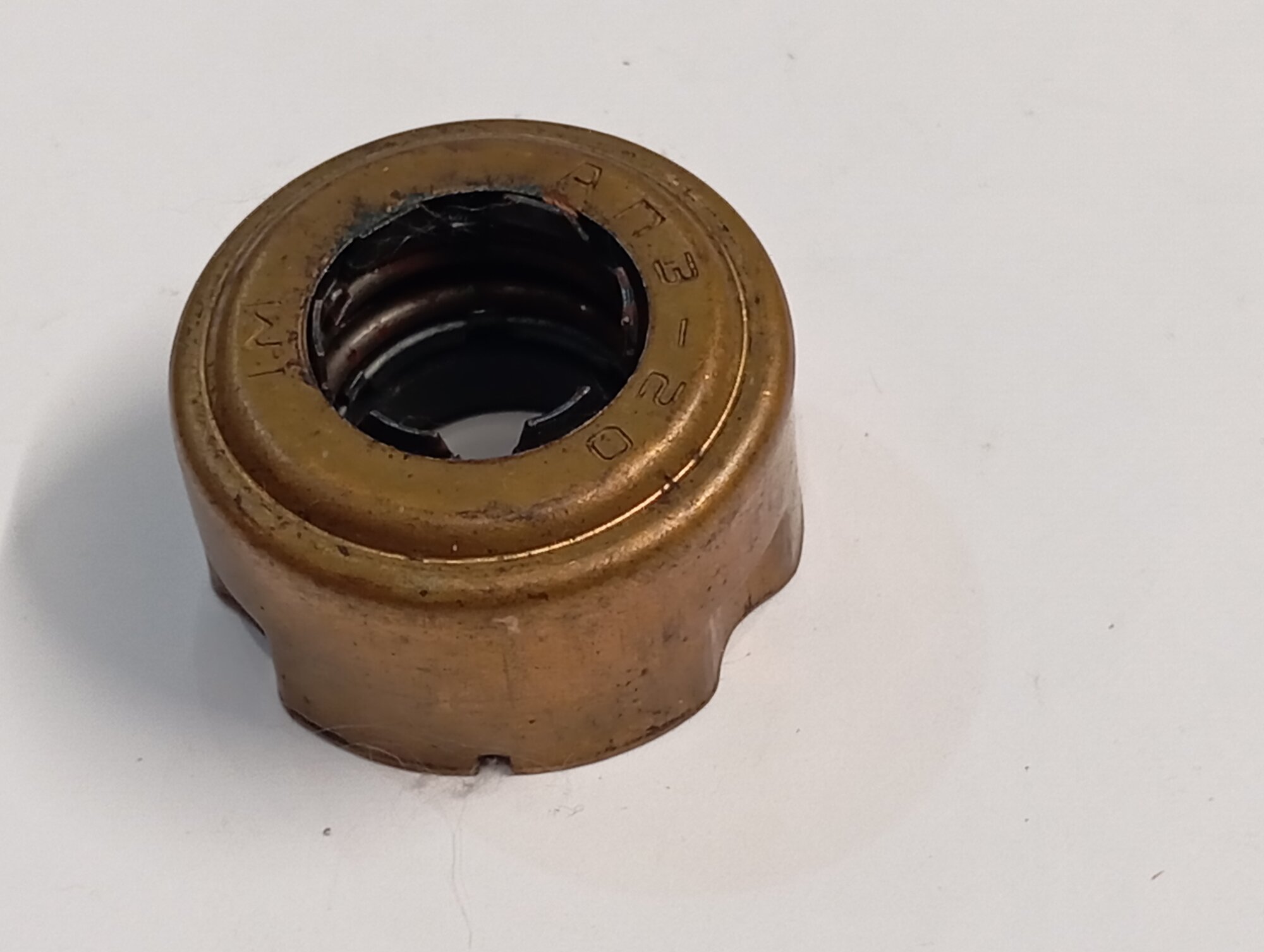 Сальник помпы. ВАЗ 2101-2109. ГАЗ 2410. КАМАЗ.