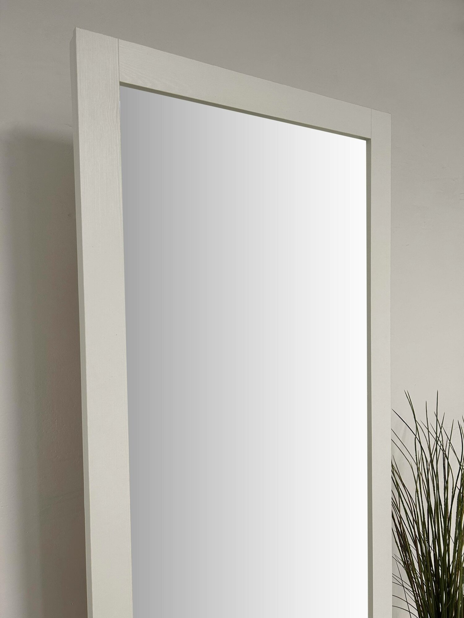 Зеркало в раме BeautyUp 179/75 цвет "Белый" на подставке с колесиками - фотография № 4
