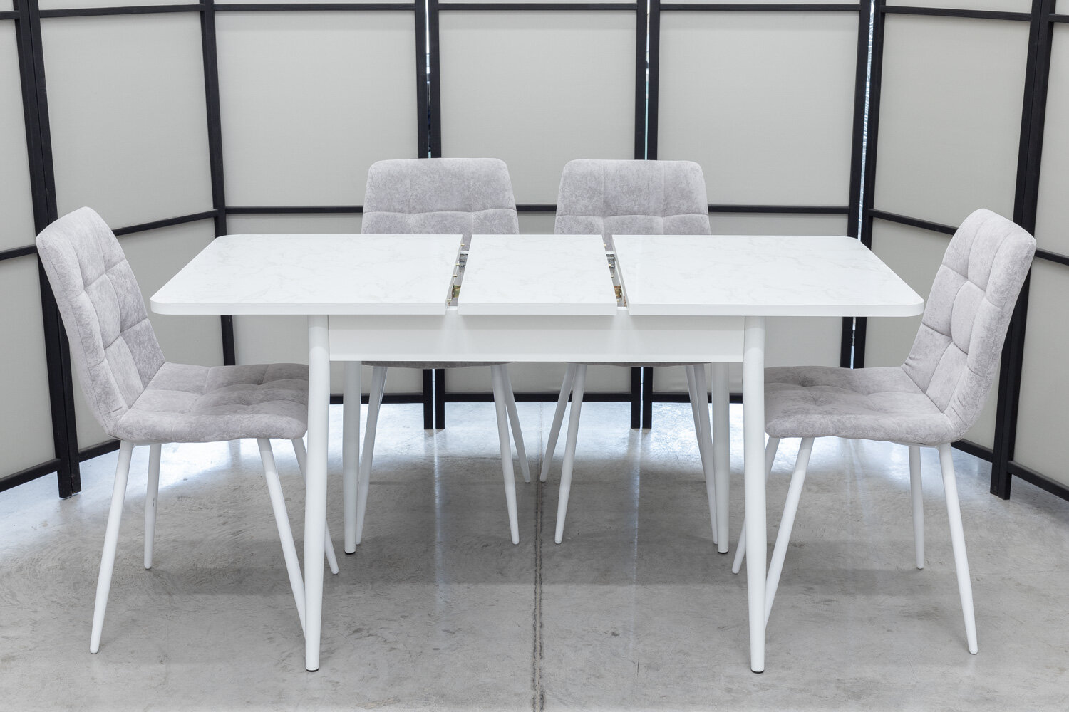 Обеденная группа Ост Кватро, стол белый термопластик, 110(140)х70 см, обивка стульев антивандальная, моющаяся, антикоготь, цвет светло-серый - фотография № 4