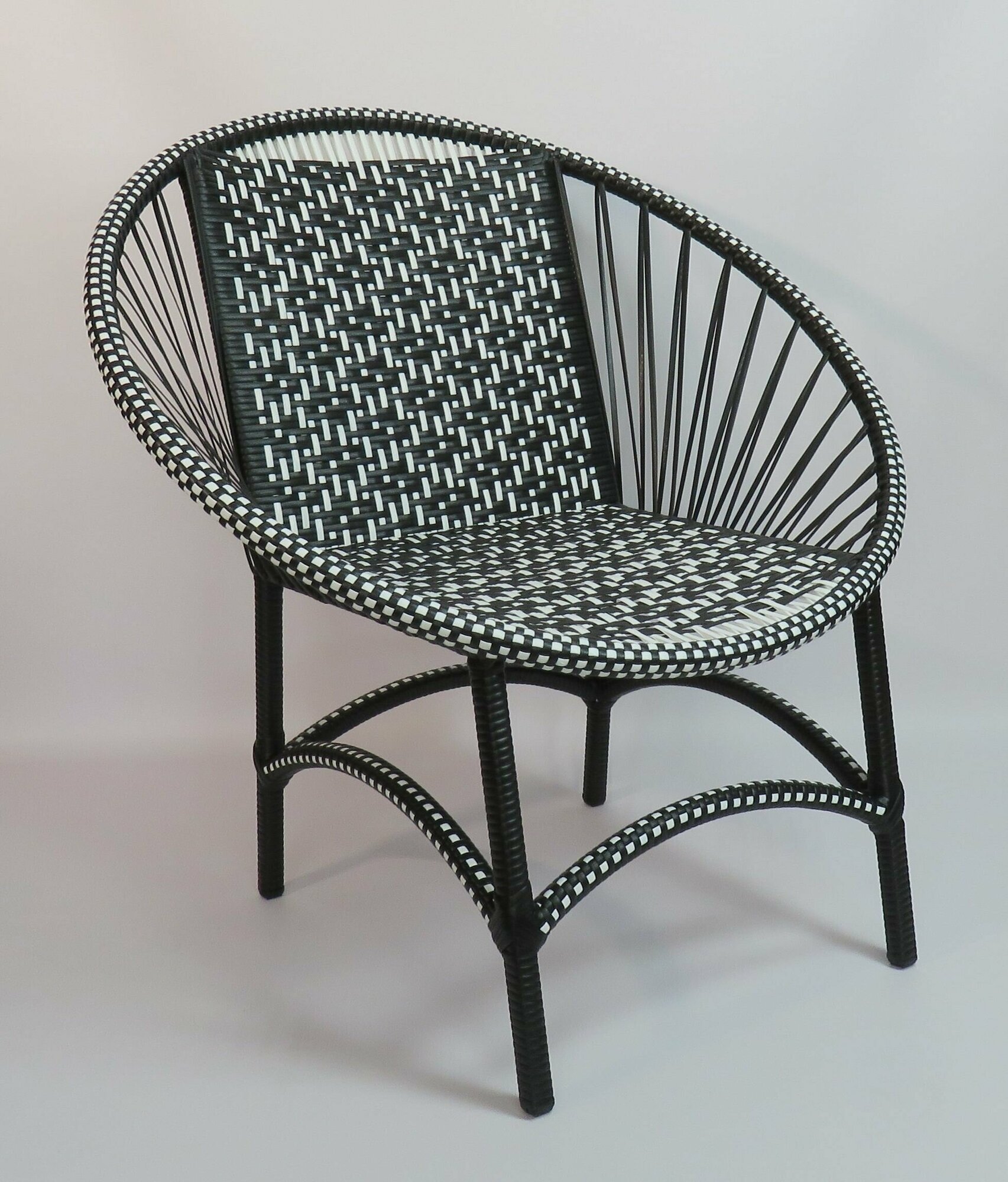 Плетеное кресло из искусственного ротанга Сфера - фотография № 1