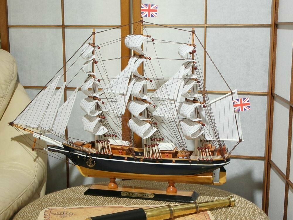 Модель парусника "Cutty Sark"