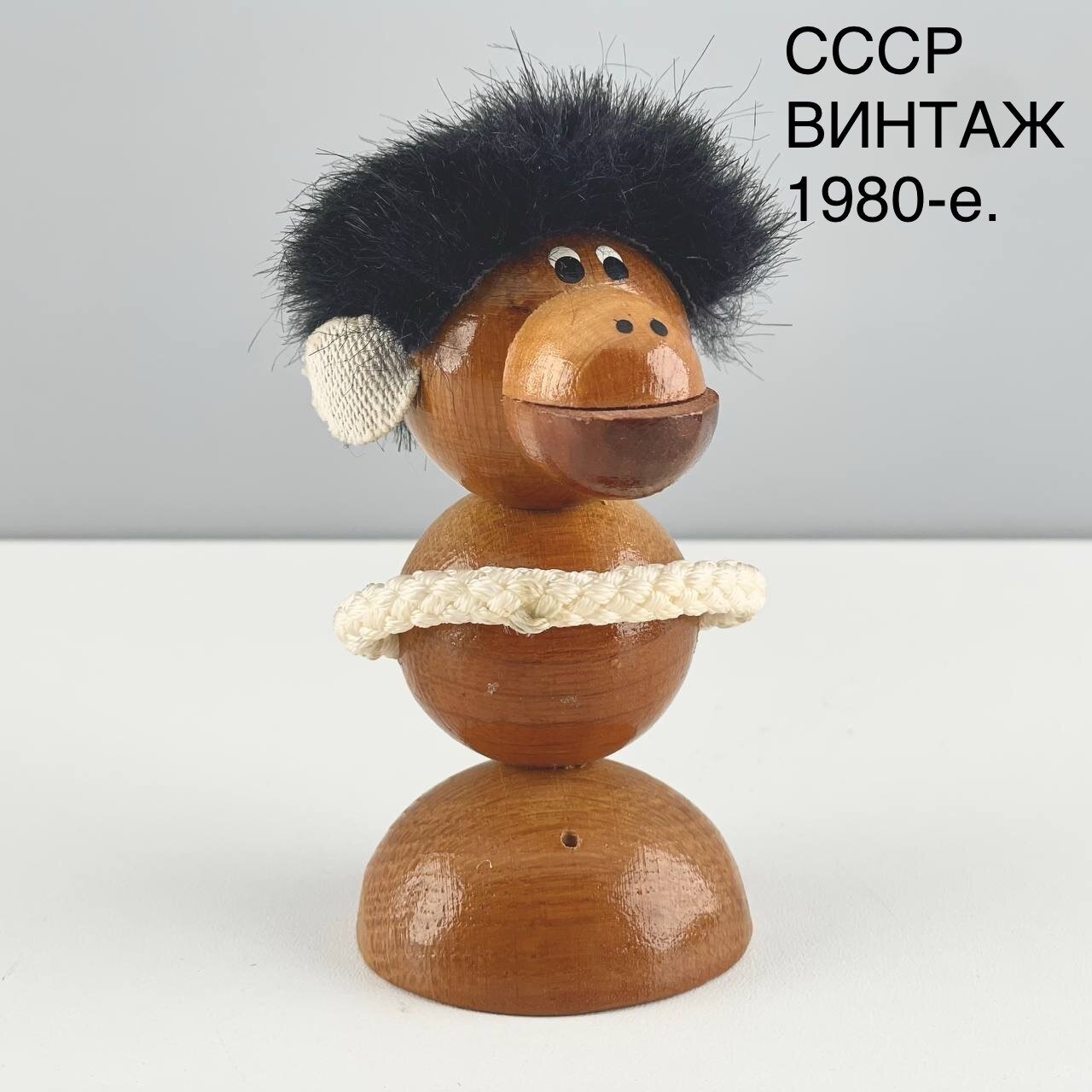 Винтажная открывашка "Мартышка, м/ф Осторожно, обезьянки". Дерево, металл. СССР, 1980-е.