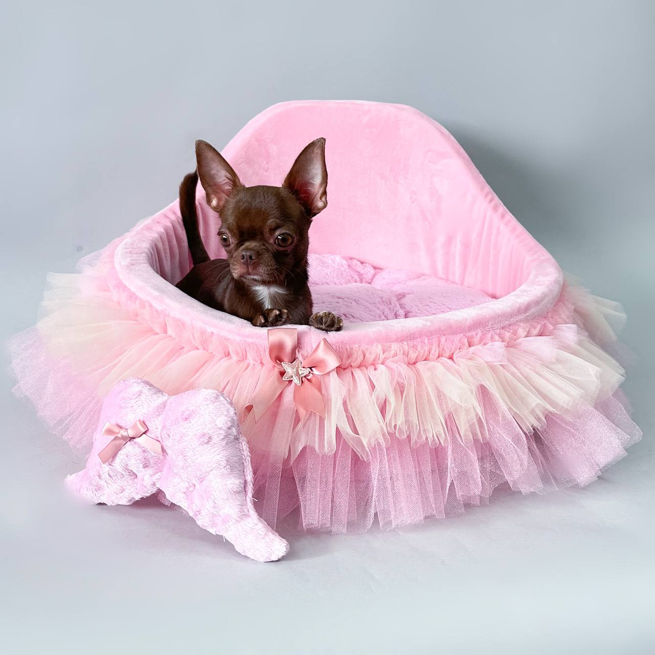 Лежанка для собак и кошек с фатином Puffy Барби в розовом цвете - фотография № 1