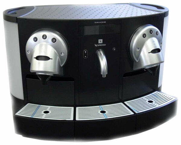Кофеварка  капсульная Nespresso GEMINI CS200 Pro