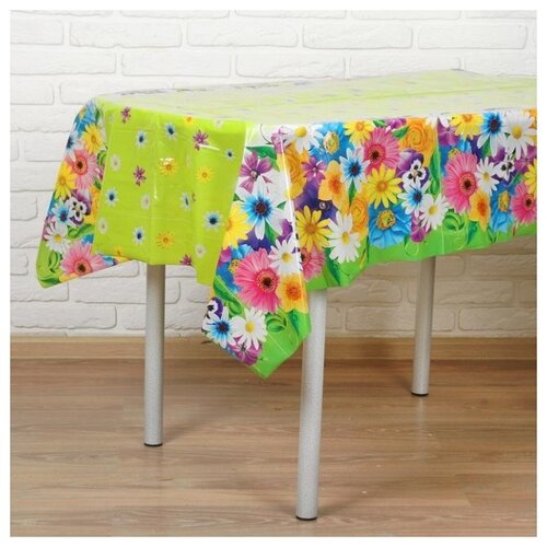 Интерпак Скатерть «Цветочная поляна», 120х220 см, 35 мкм