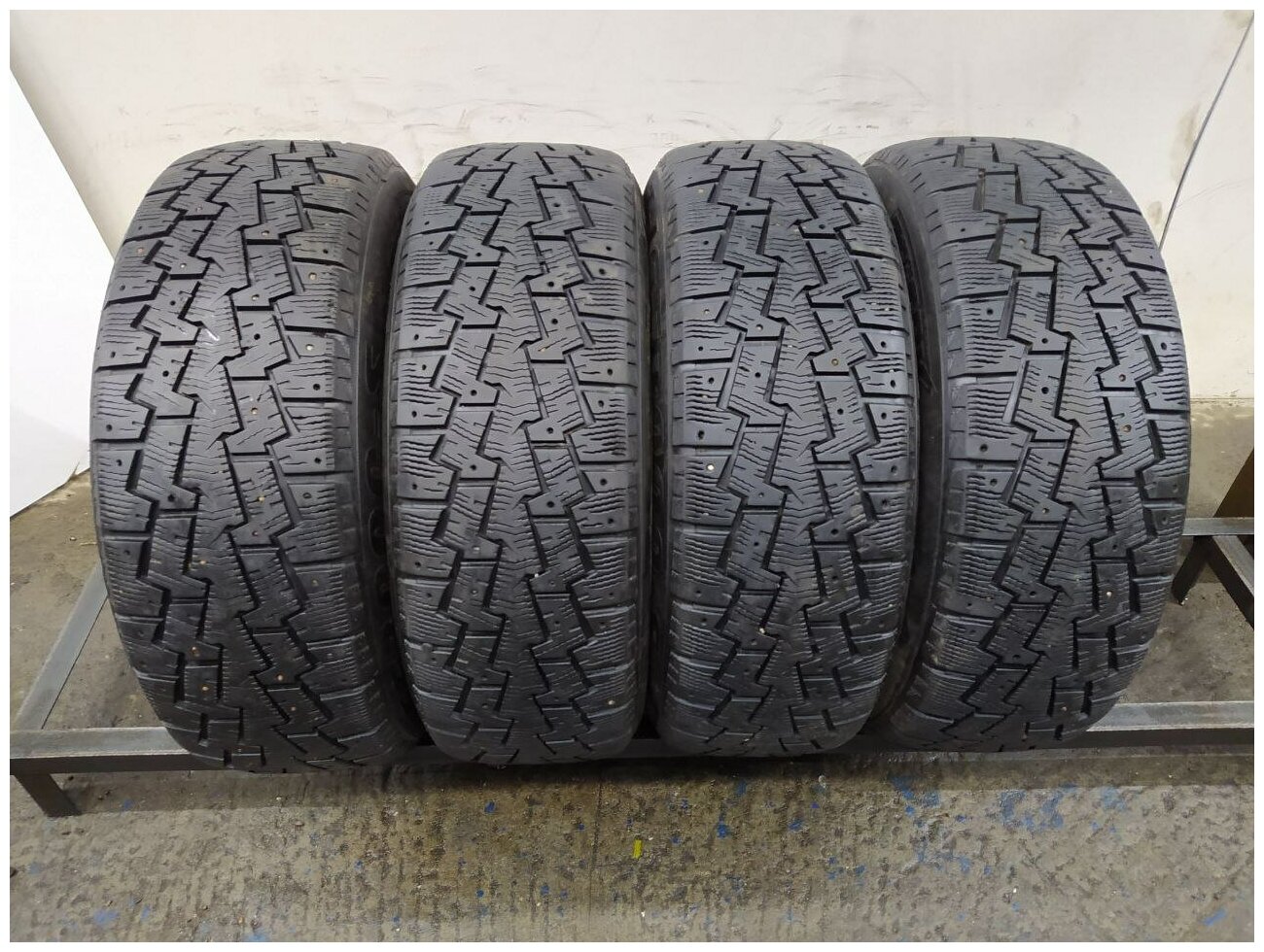 Zeetex Z-Ice 3000-S 235/60 R18 БУ Шины Зимние