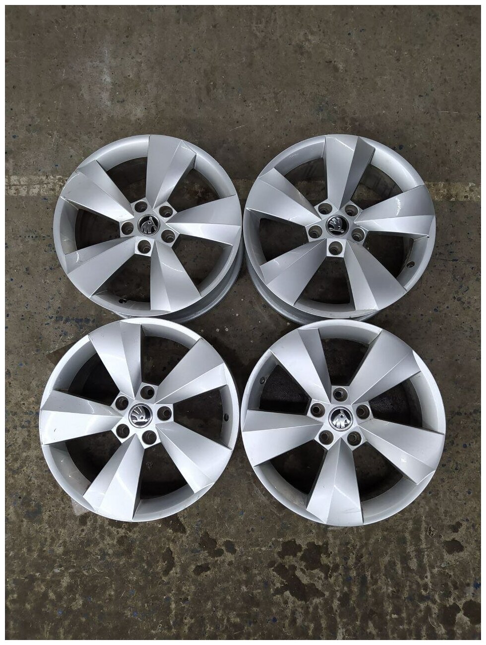 Колесные диски Skoda 6.5xR17/5x112 57.1 (оригинал)