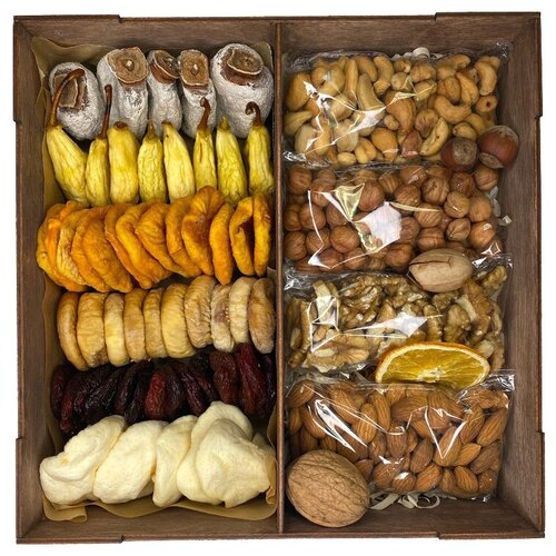 Подарочный набор сухофруктов и орехов 