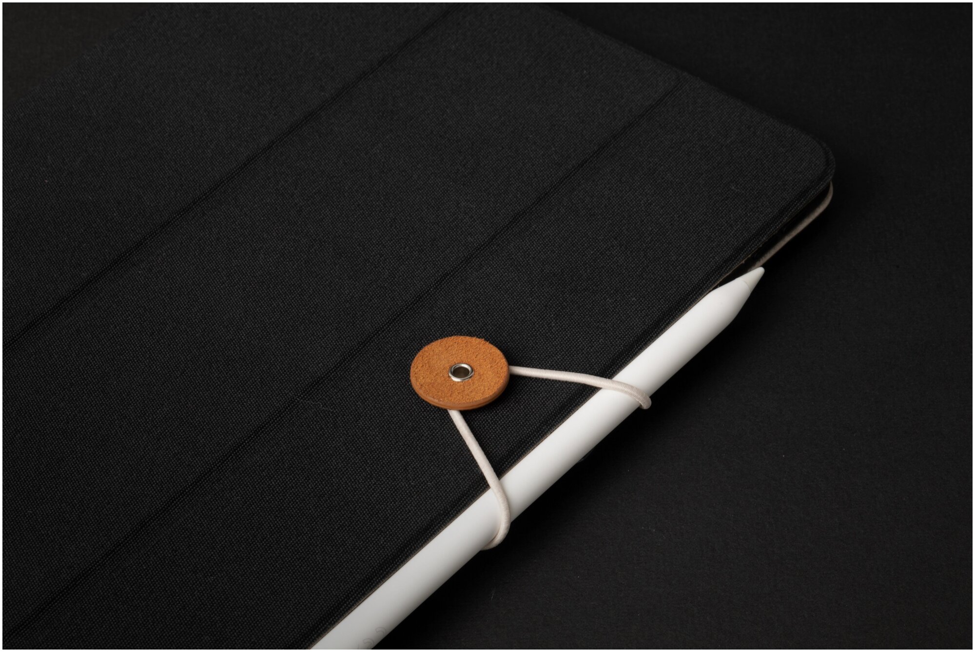 Чехол Native Union FOLIO для iPad 11" — фото 1