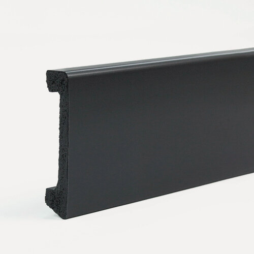 Изображение товара Плинтус дюрополимер напольный DECOMASTER (декомастер), 80х17х2400 мм, D235-112G ДМ антрацит глянцевый