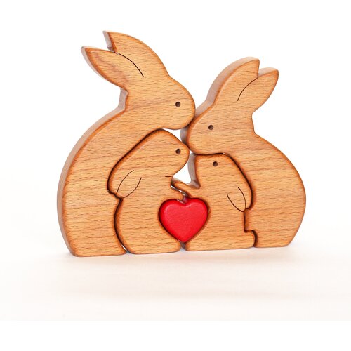Деревянная статуэтка Семья зайцев