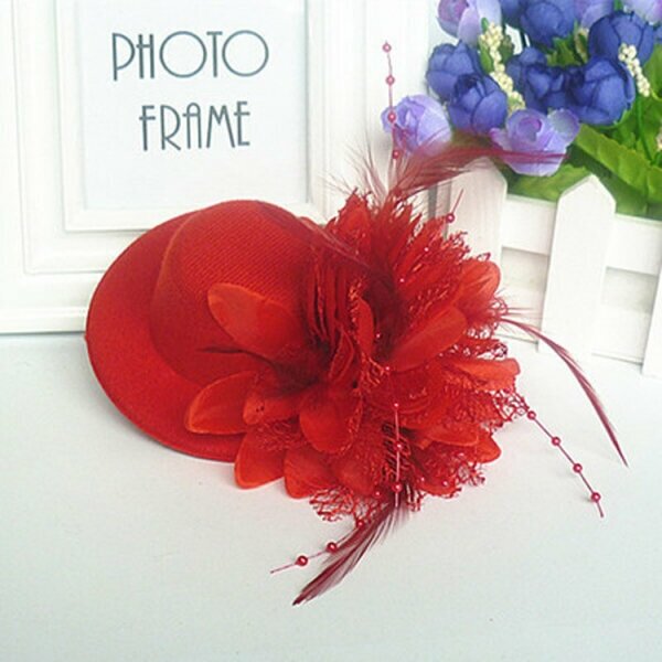 Шляпка на заколке карнавальная "Цветок с перьями", 13 см, цвет красный