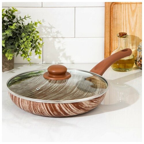 коричневый