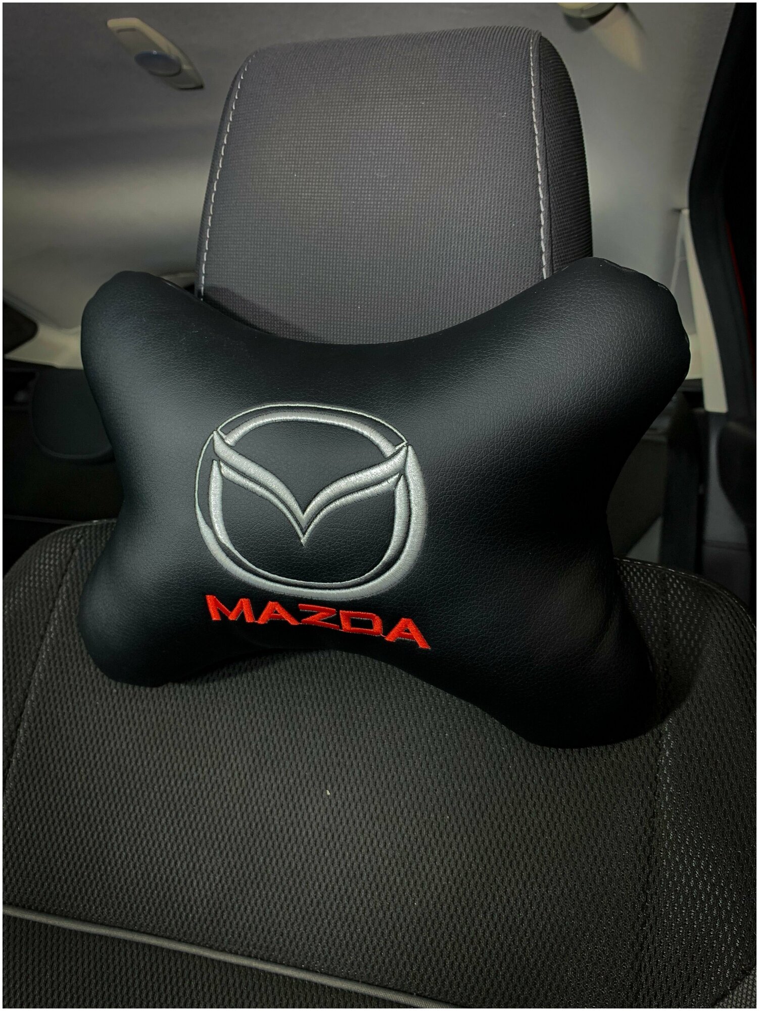 Подушка на подголовник для автомобиля MAZDA