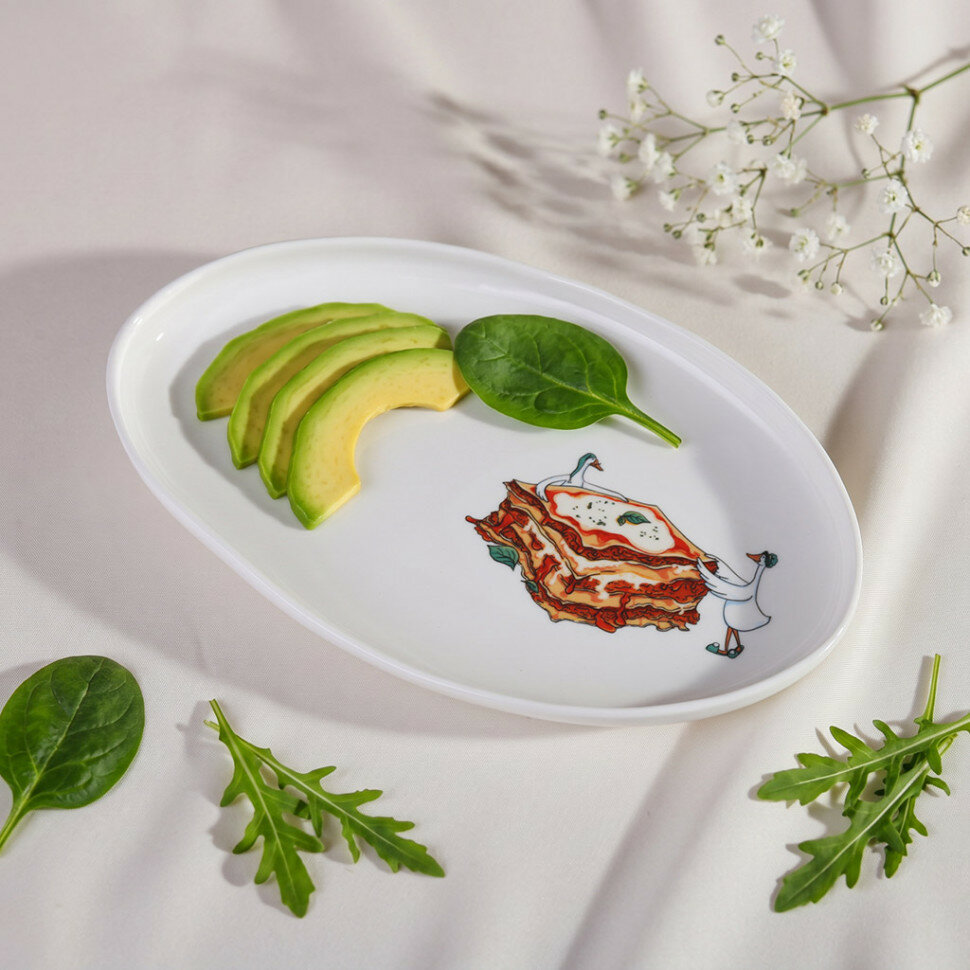 13031 FISSMAN Тарелка BON APPETIT 23,6х14,2х2,8см (фарфор)