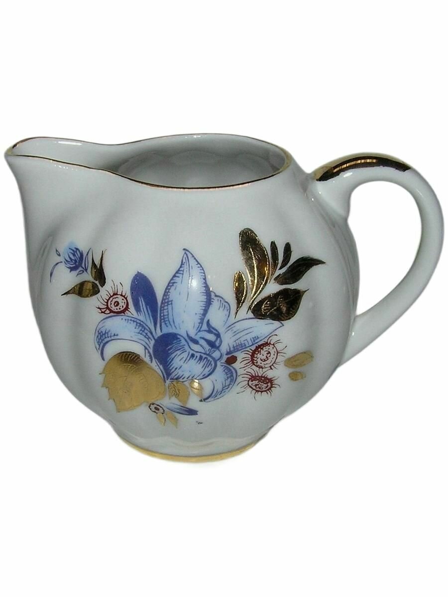 Винтаж СССР. ЛФЗ 1970-1986 гг. (Ленинградский фарфоровый завод). Коллекционный Фарфоровый Сливочник / Молочник "цветы". Золочение.