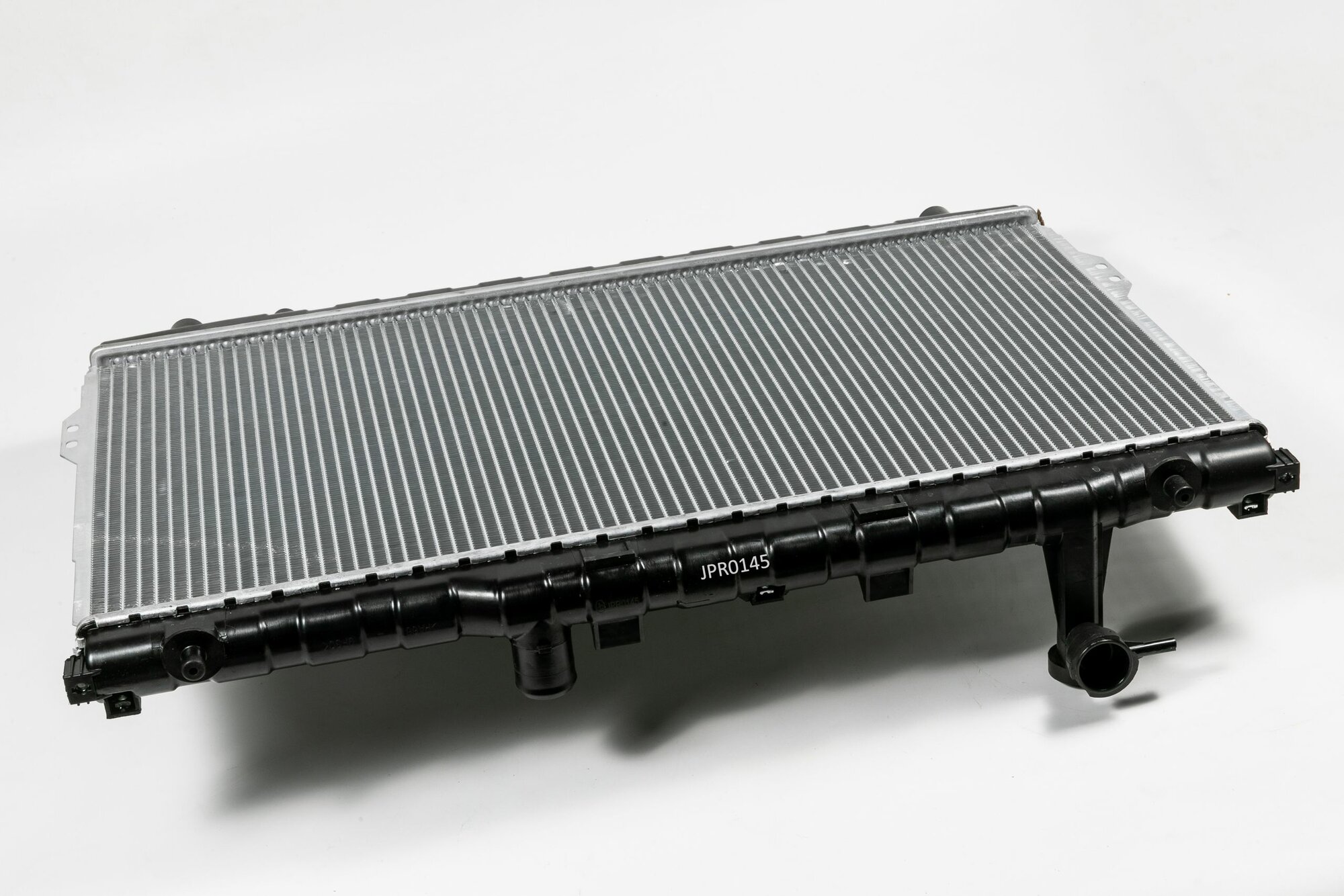 Радиатор двигателя с АКПП для Хендай Санта фе - 1 2001-2006, 1 2001-2006 OEM 2531026000 2531026050 2531026070 арт JPR0145