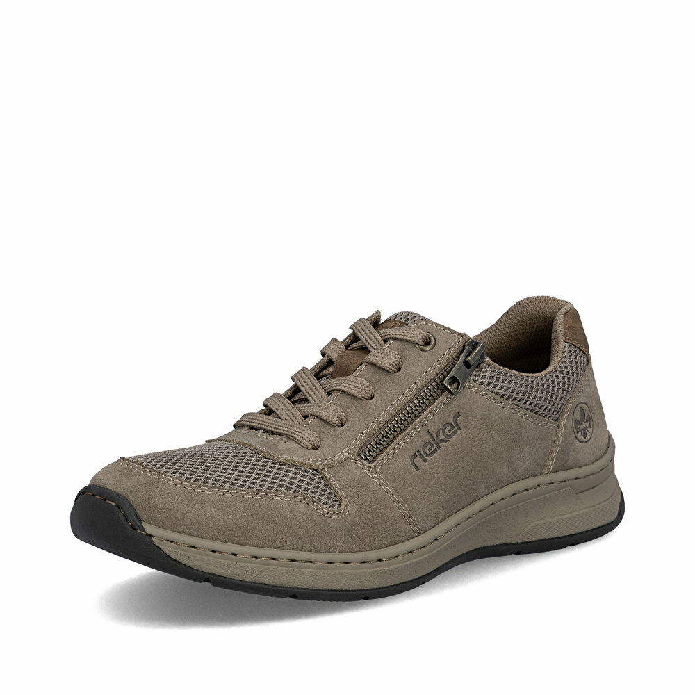 Кроссовки повседневные