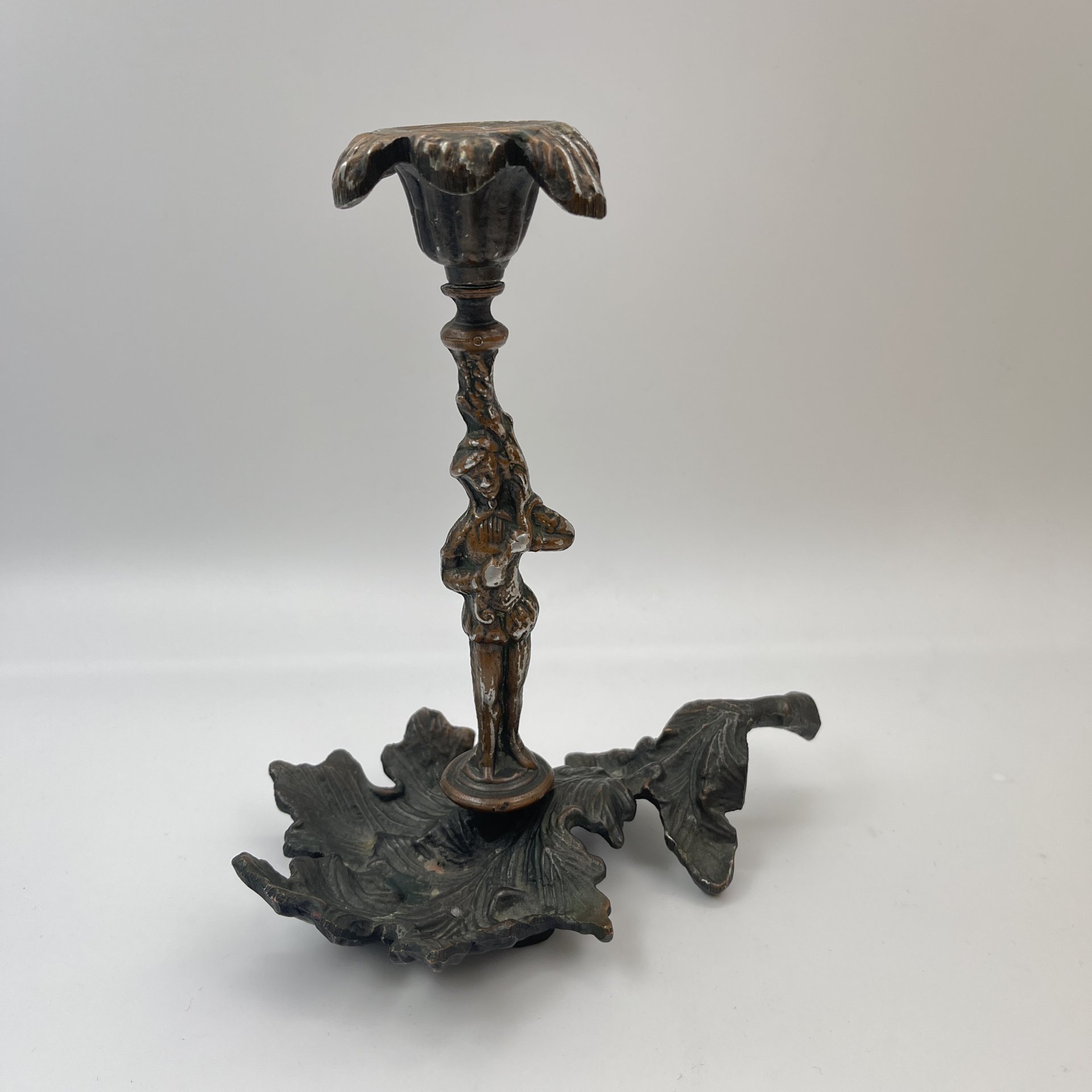 Подсвечник в виде листа с фигурой, силумин, Российская Федерация, 1960-1990 гг.