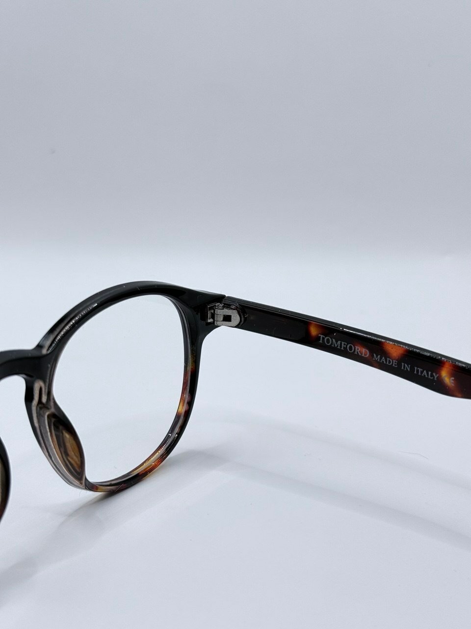 Солнцезащитные очки Tom Ford, черный, бесцветный, серый — фото 1