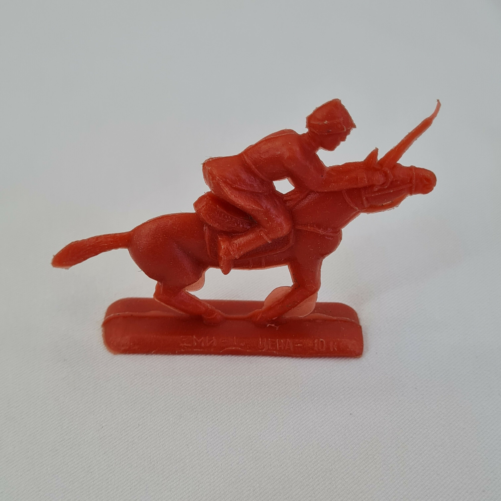 Игрушка всадник на лошади, винтаж СССР. Фигурка кавалериста на подставке для игрового набора