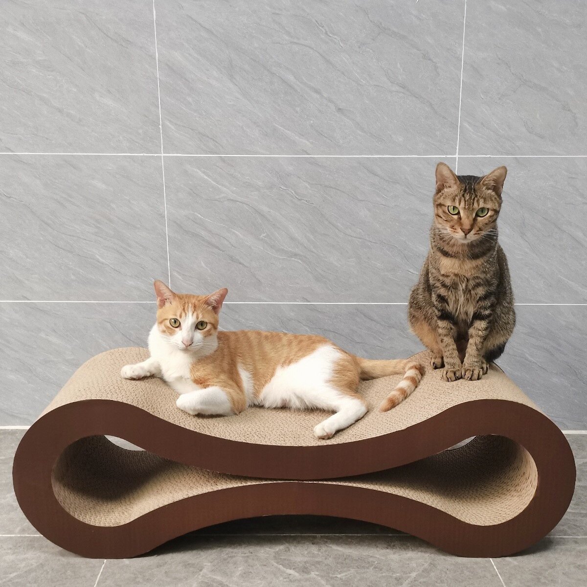 Коробка из гофрированной бумаги для кошек, 56x2.2x18 см, бежевый цвет, игрушка для когтей