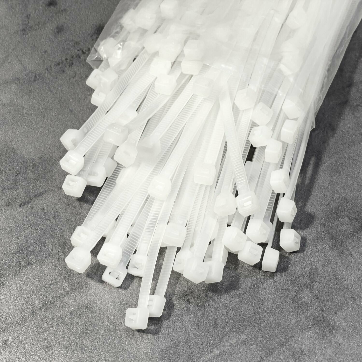 Стяжки 4,7*200мм (белые) 100шт/уп — фото 1