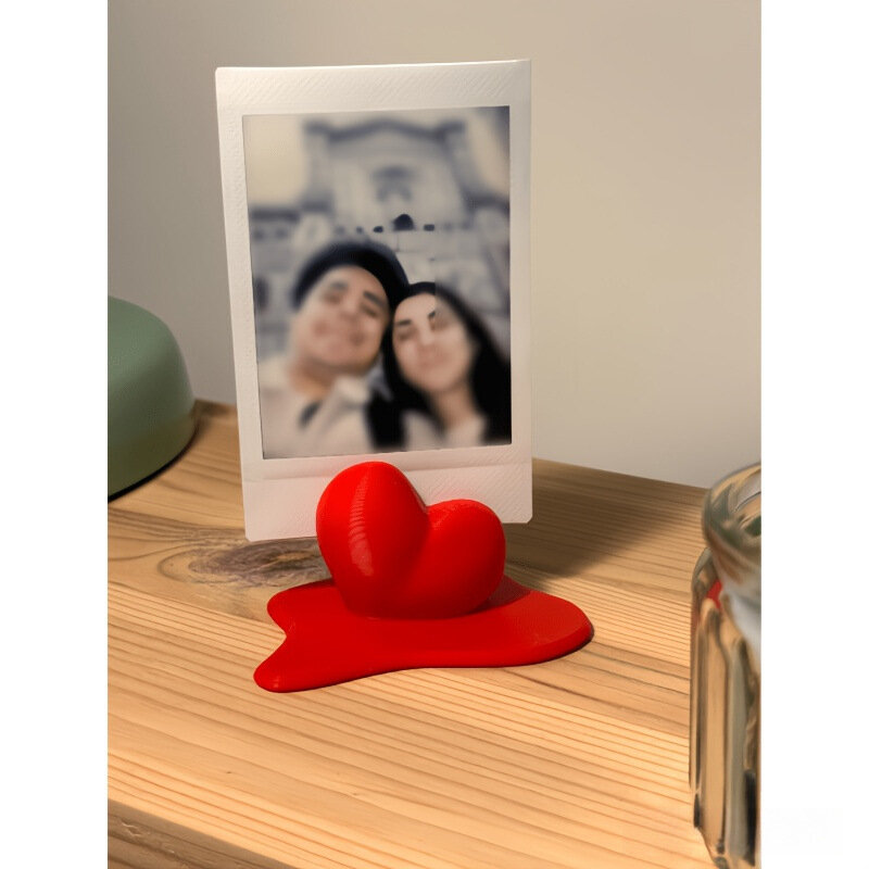 Трансграничный хит продаж: настольная подставка для фотокарточек Polaroid с 3D-печатью, тающей сердечкой и фотографией.