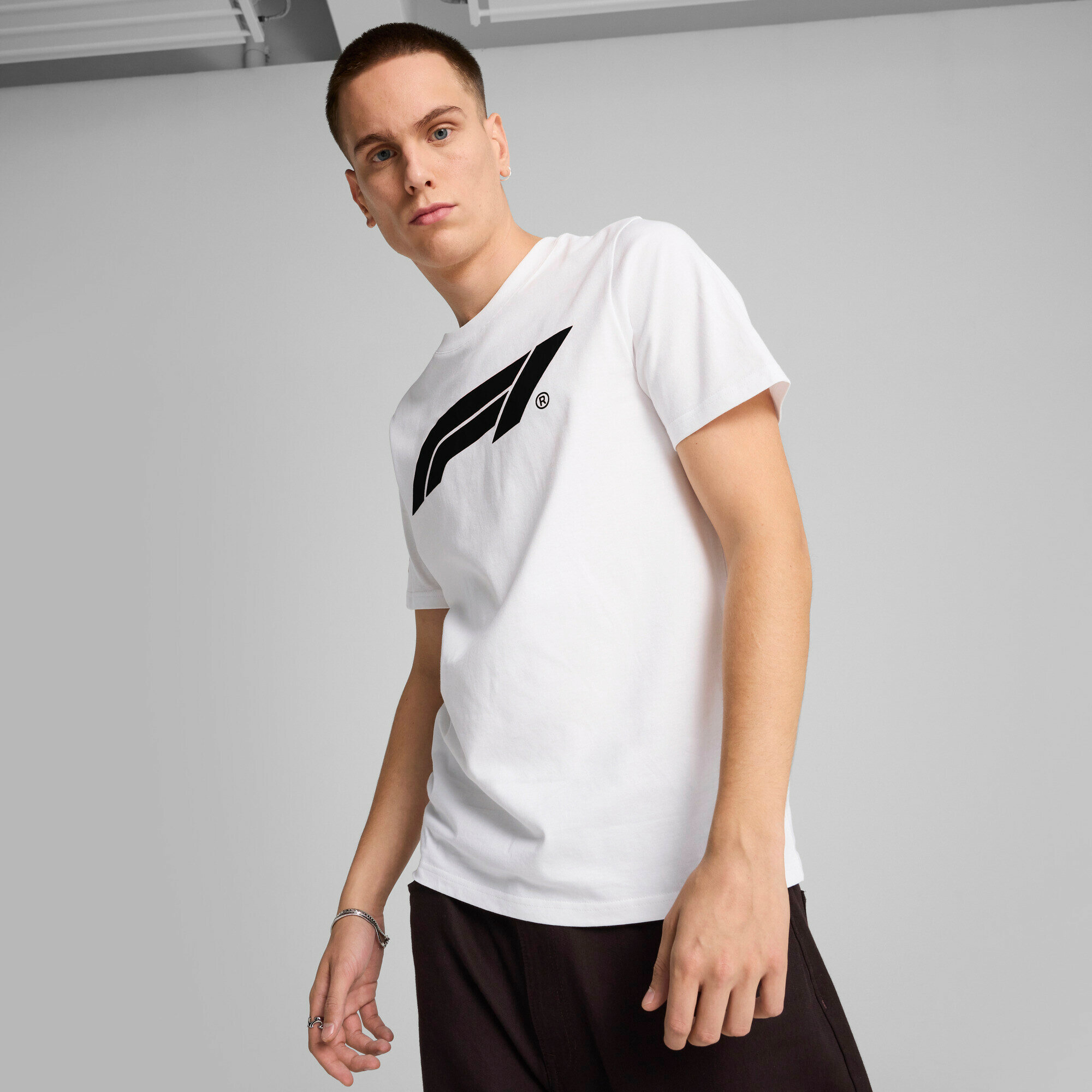 Футболка PUMA F1 ESS Logo Tee