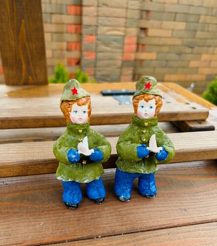 Изображение товара Ватная елочная игрушка - мальчик с голубем