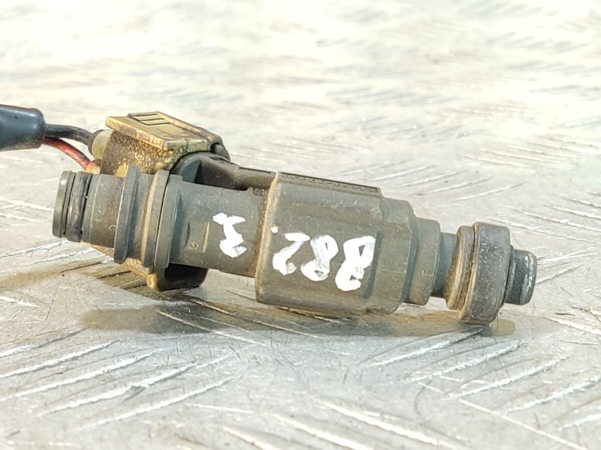 Форсунка двигателя TOYOTA Avensis 1997-2003 232500D030
