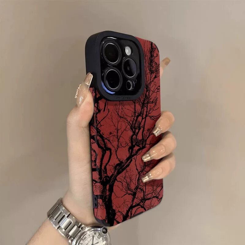 Чехол для iPhone XS с красным узором черных ветвей и фальшивым мехом, полная защита от падений