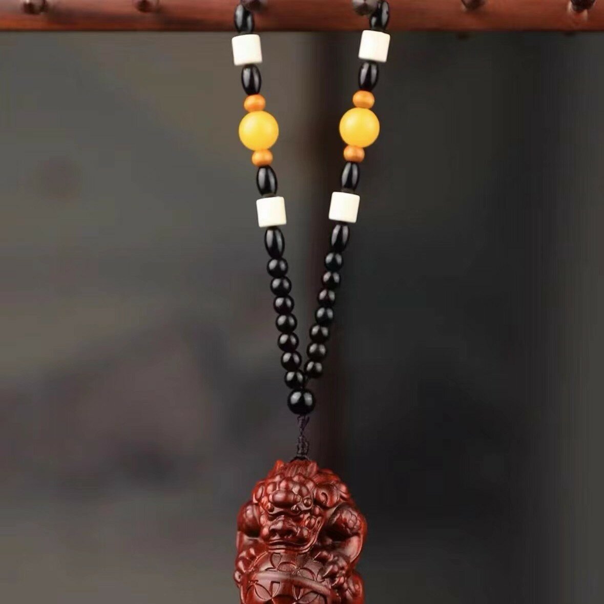 Маленькая резная фигура пиксю из зитана, деревянная ручная работа
