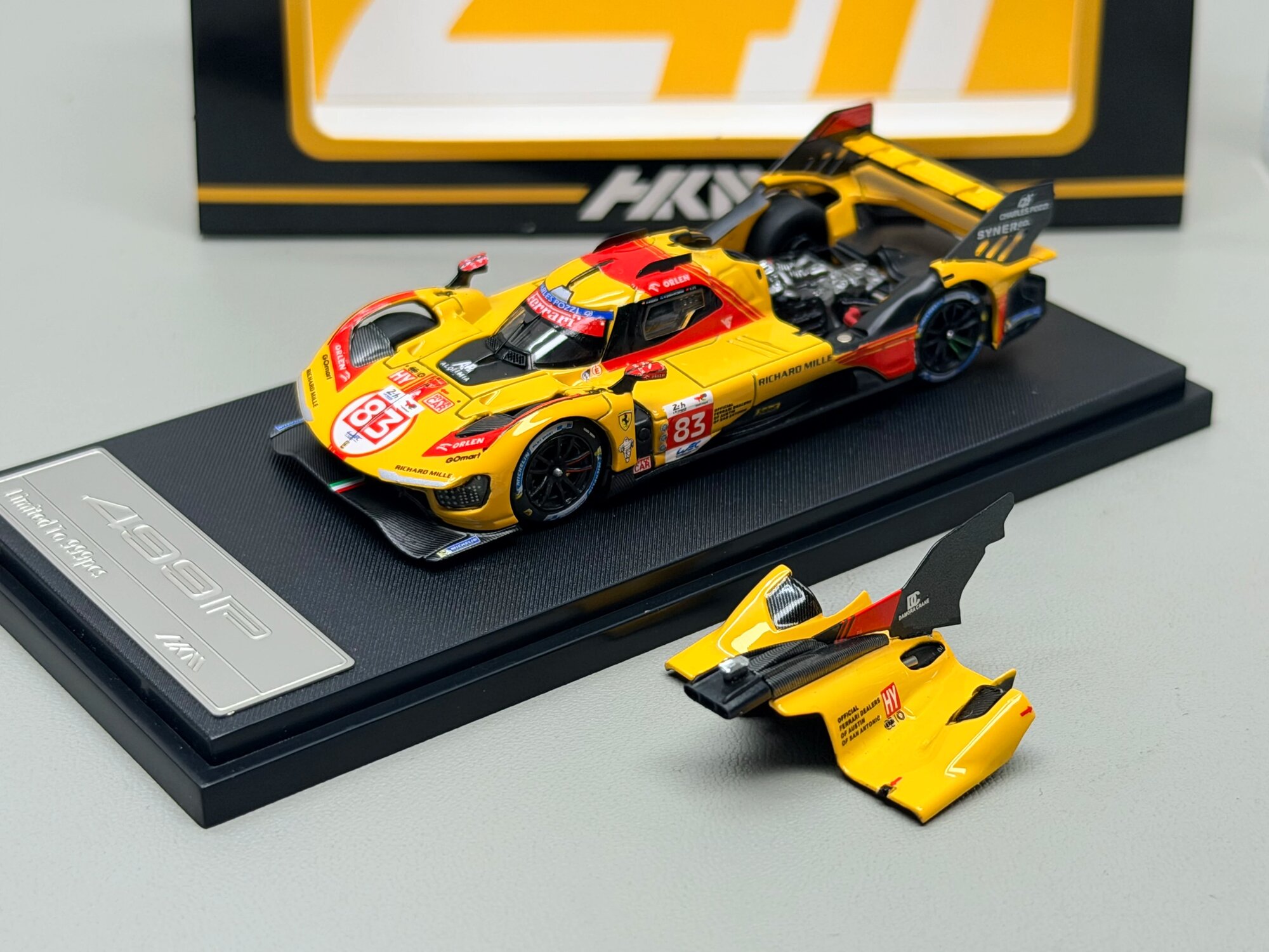 Коллекционная модель гиперкара HKM 499P 1:64 из металла 83