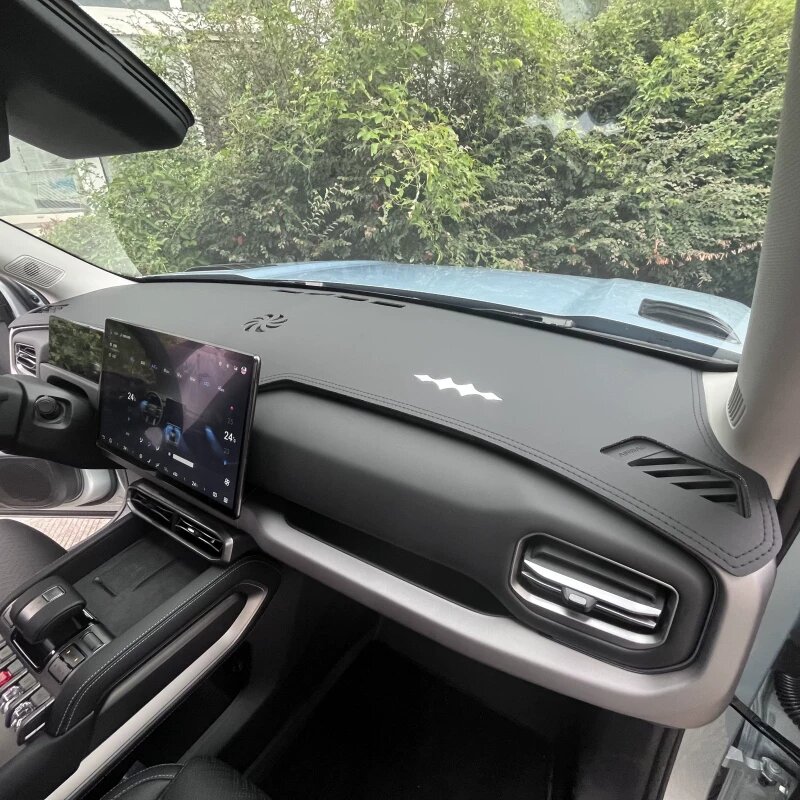 Солнцезащитный козырек для приборной панели BYD Yangchengbao Titanium 3 из черной кожи для защиты от УФ-лучей и