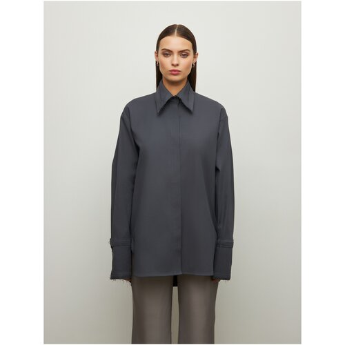 фото Рубашка artmulier с вырезом на спине серая