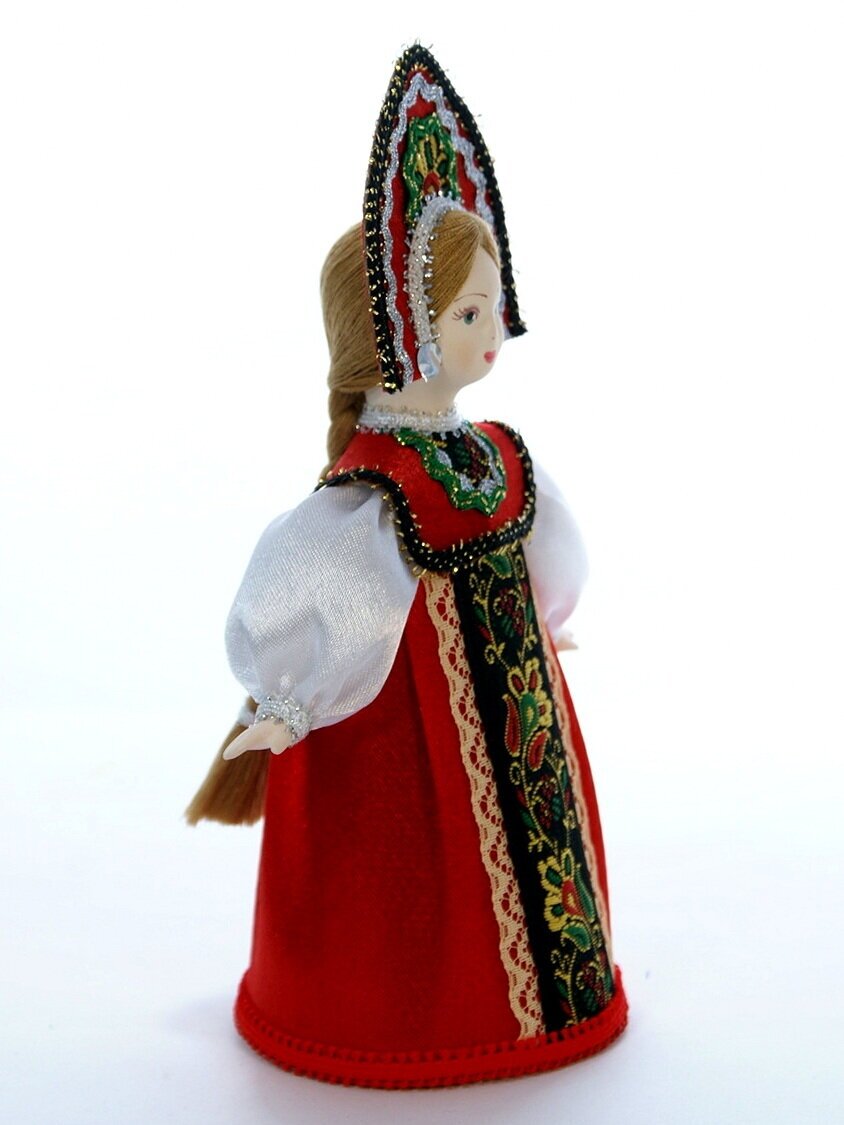 Кукла коллекционная девушка в русском костюме.