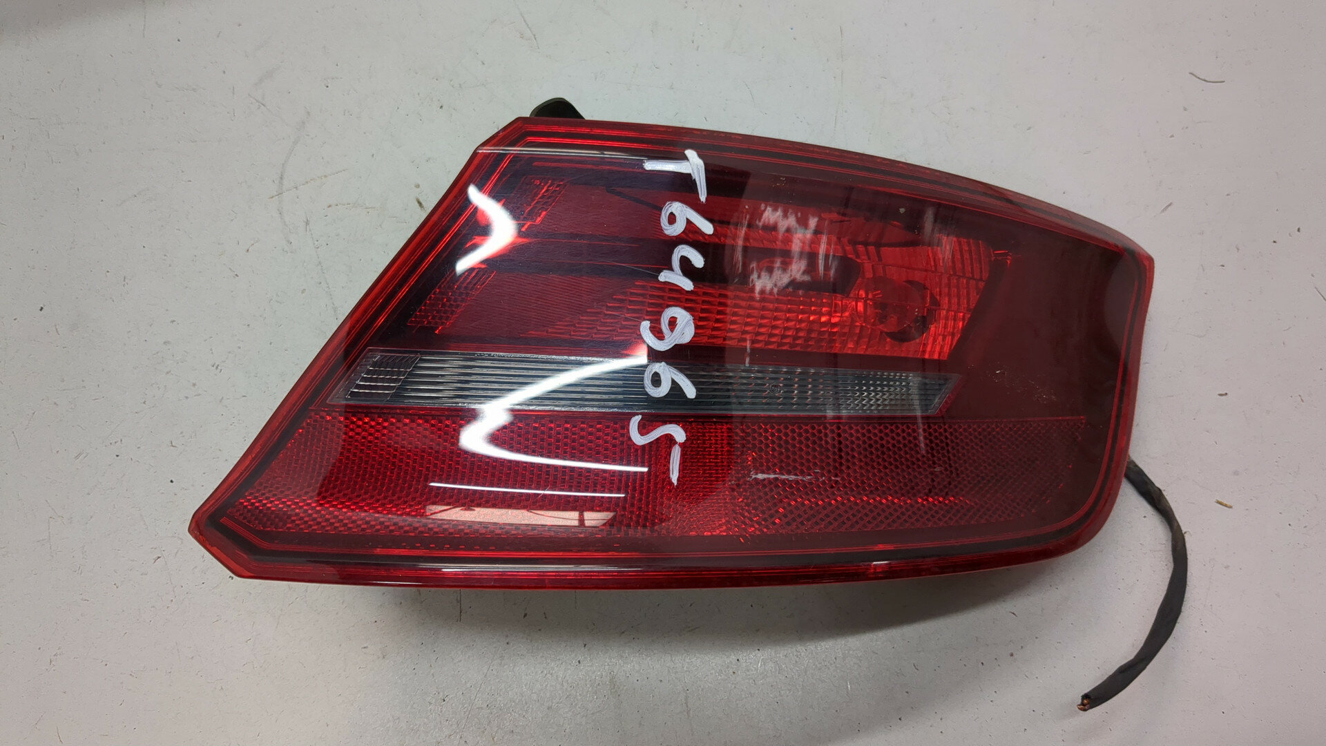Фонарь (задний) правый Audi A3 (8V) Б/У