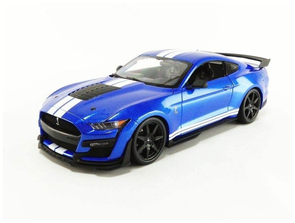 Maisto Машинка Ford Shelby GT500 2020, 1:18 оранжевая - фото №1