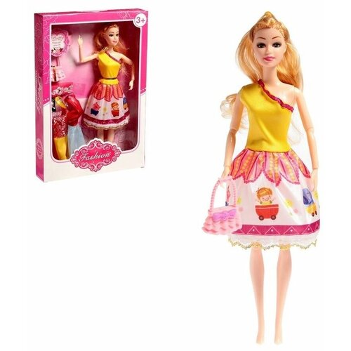 Кукла-модель шарнирная Наташа с набором платьев кукла модель шарнирная наташа с набором платьев