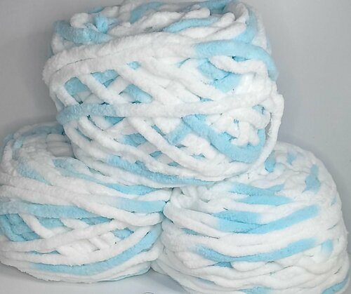 Пряжа для вязания плюшевая, меланжевая белая/голубая 