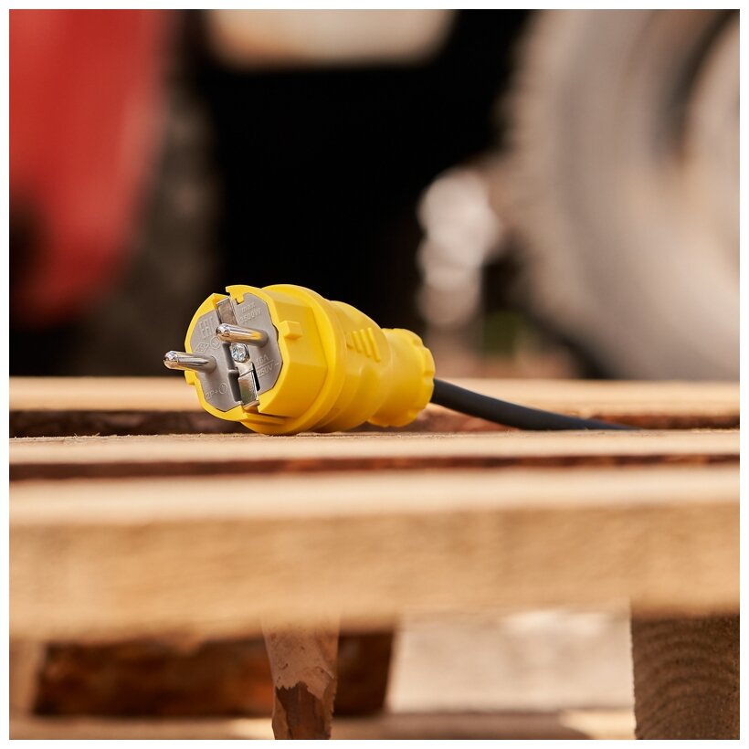 Прямая электрическая сетевая вилка Rexant для розетки / кабель питания из каучука / электровилка для строительства