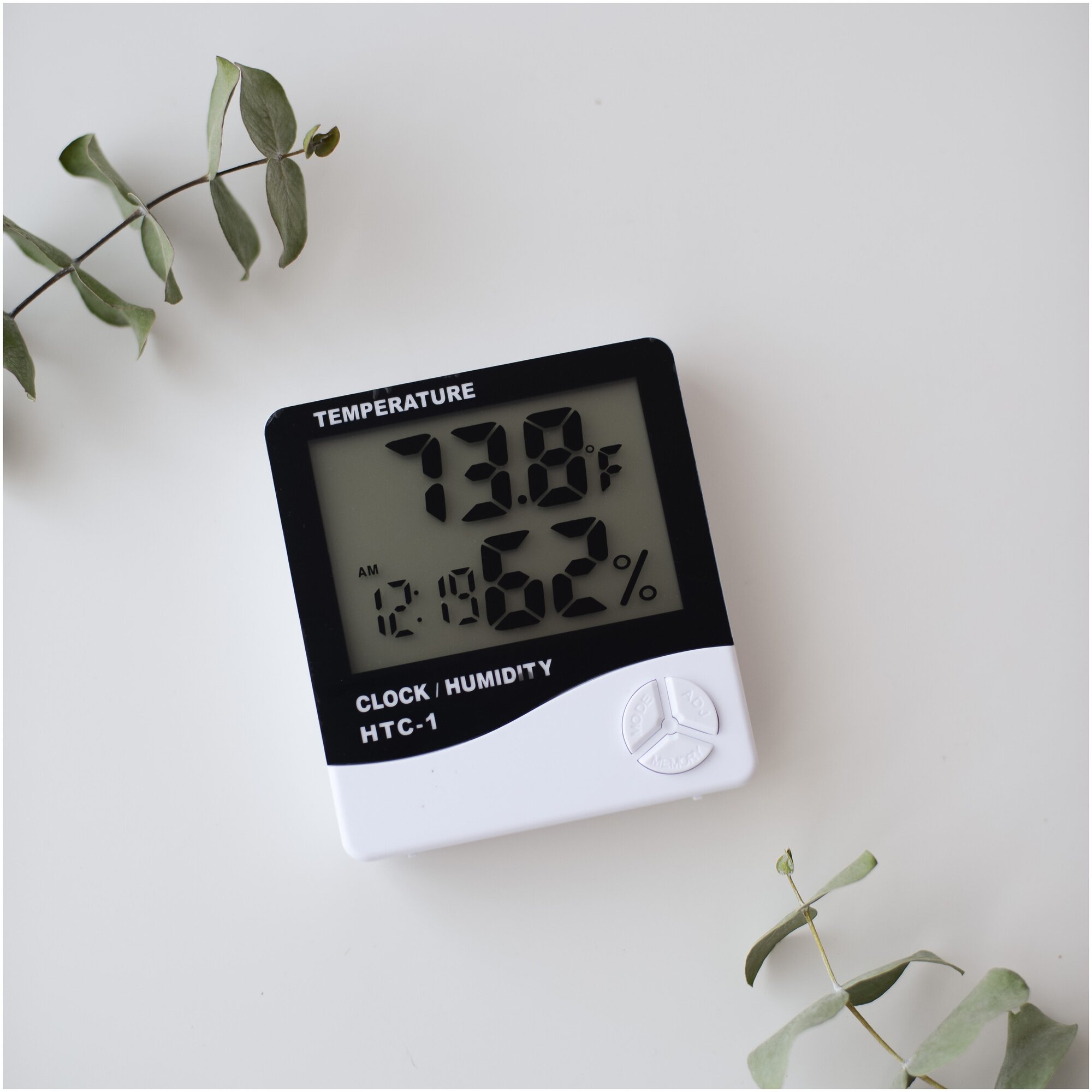 Гигрометр-термометр цифровой с будильником и часами Lunica de arti - фотография № 3