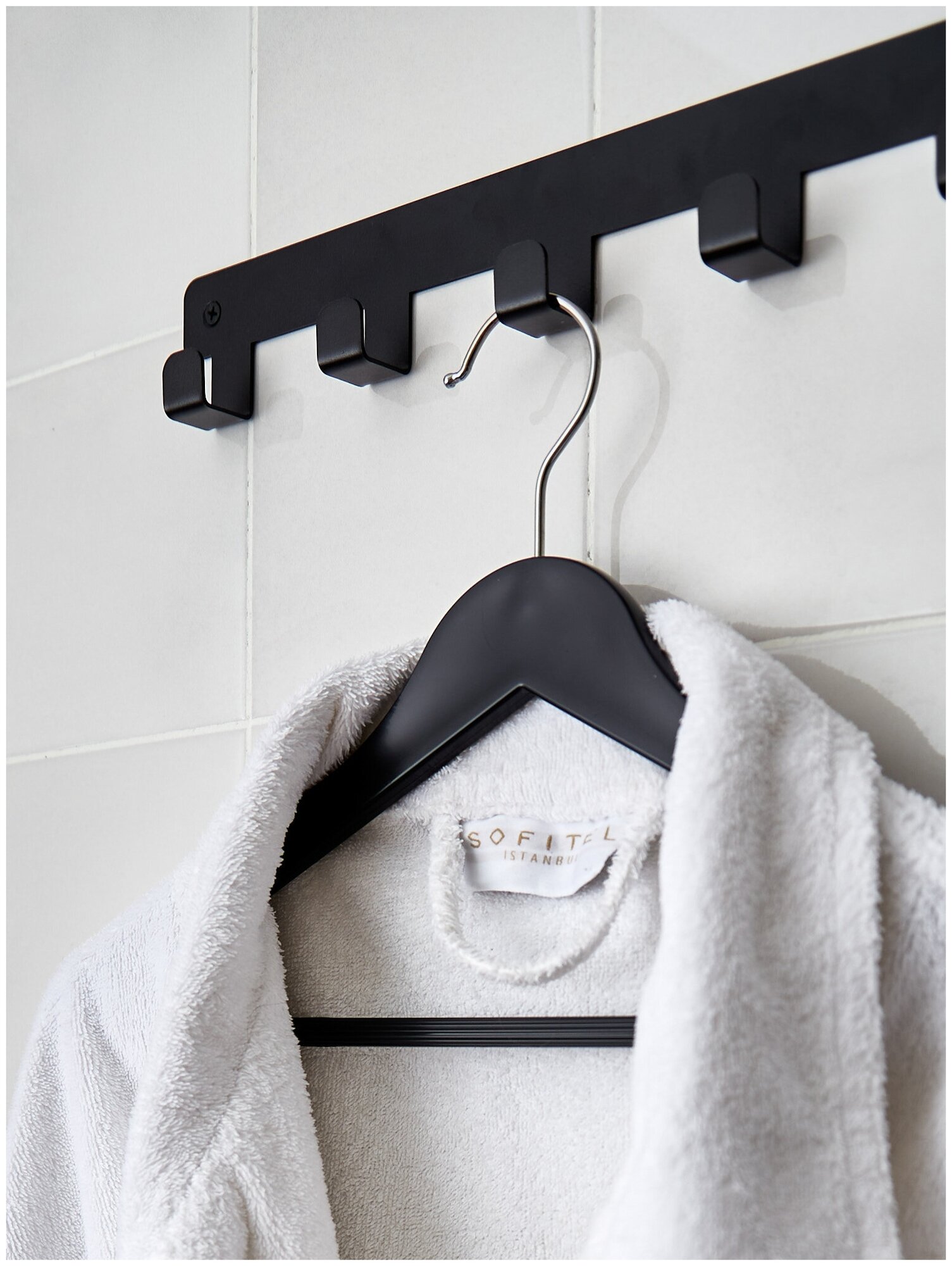 Вешалки-плечики для одежды пластик под дерево с перекладиной, цвет черный, 44 см, комплект 5 штук