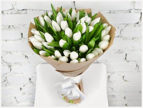 Изображение товара Букет 51 белый тюльпан в крафте