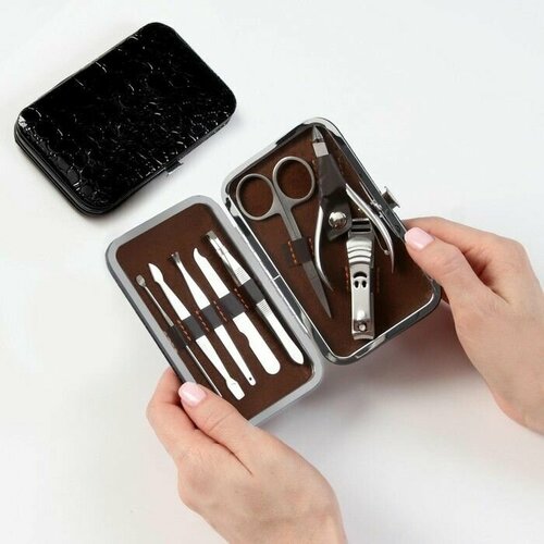 Набор маникюрный Рептилия 8 предметов в футляре цвет чёрный 1348₽