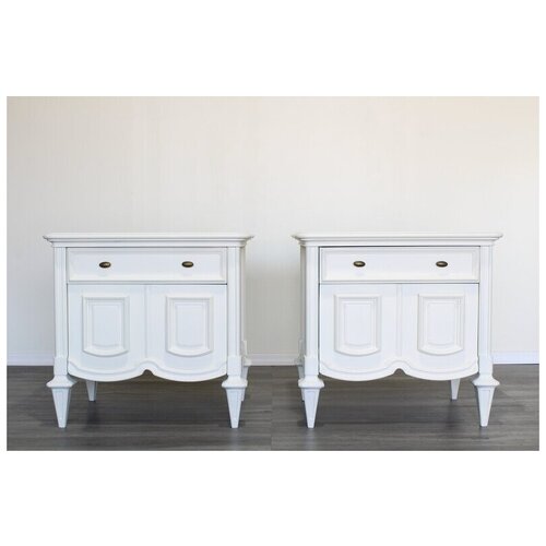 Пара винтажных тумбочек Лаура (2 штуки) 48 х 66 х 69 см