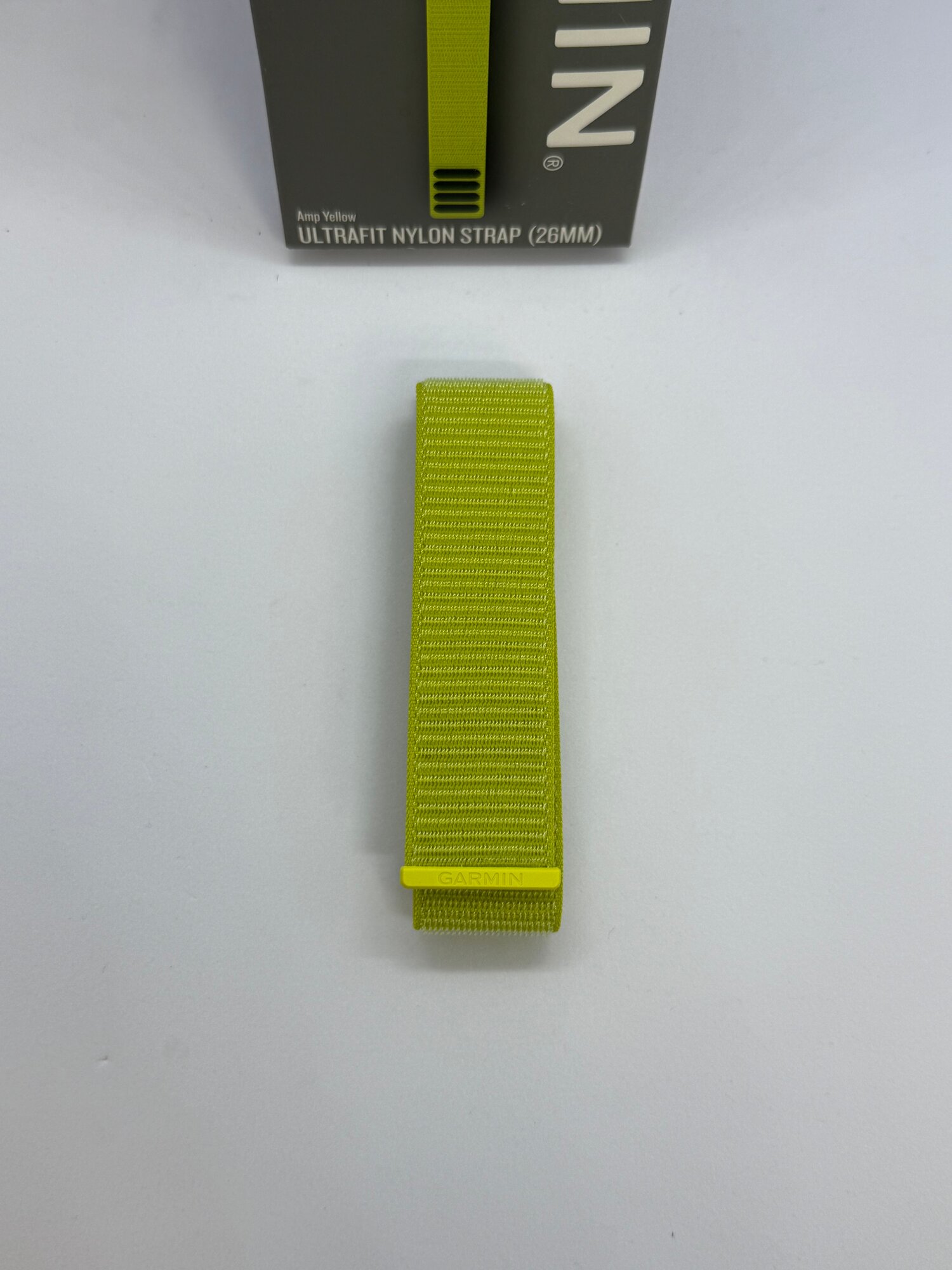 Сменный нейлоновый ремешок Garmin UltraFit Nylon Strap 26mm Yellow с антимикробным покрытием, 010-13306-25 ярко-желтый