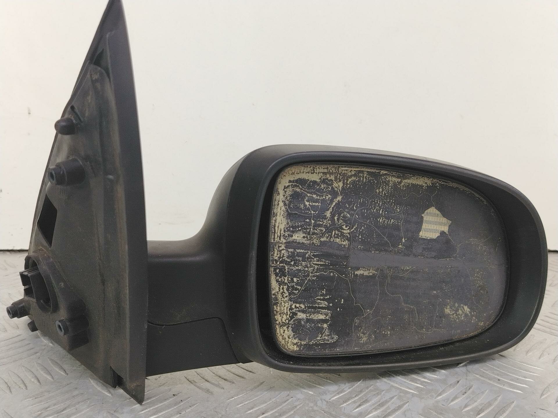 Зеркало наружное правое Opel Corsa C 2003